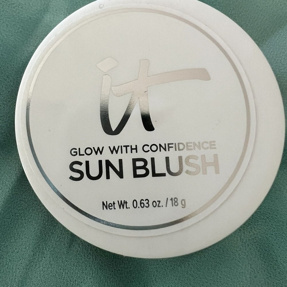 IT Cosmetics Blush - Picture 7 of 8